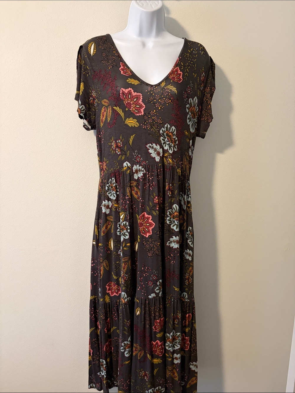 Women’s Floral V-Neck Midi Dress in Dark Charcoal